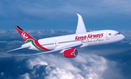 Diyaaradda Kenya Airways, ayaa maanta mar kale ku guul-darraysatay inay ka degto garoonka diyaaradda Aadan Cadde ee Muqdisho.